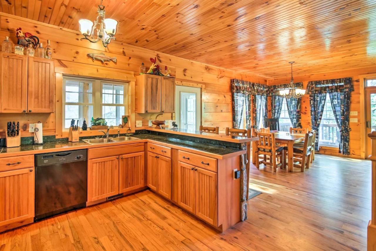 Lakefront South Carolina Abode With Deck And Boat Dock Fair Play Exterior photo